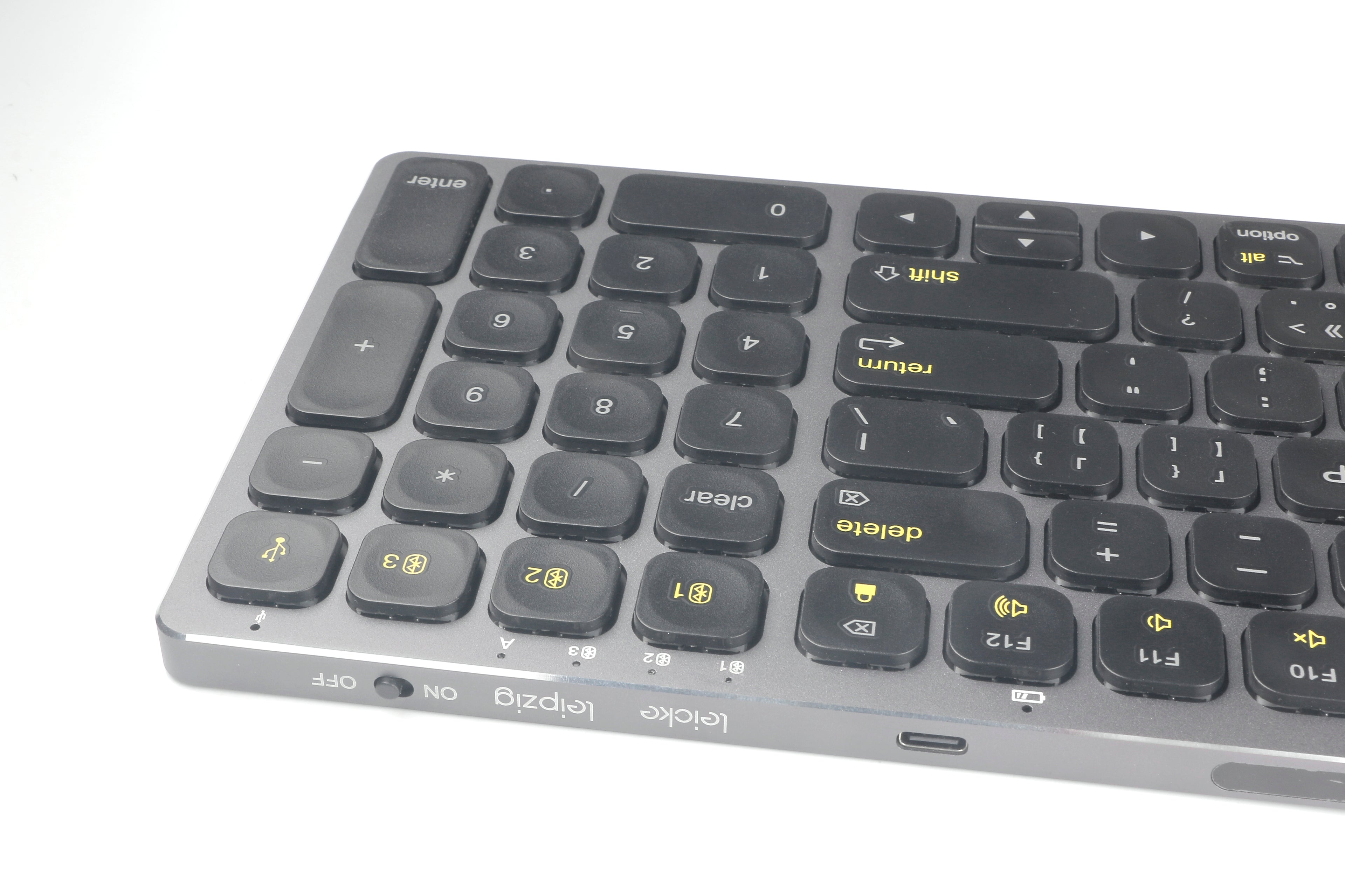 Bluetooth Desktop Magic Keyboard